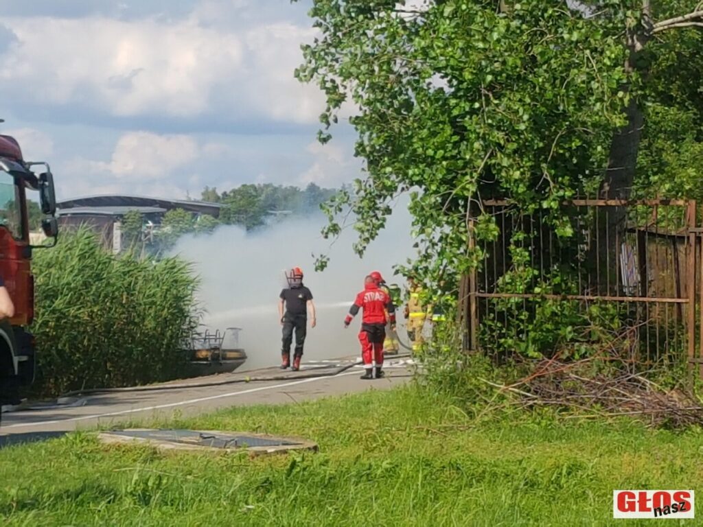 DRAMAT NA JEZIORZE DRWĘCKIM - PŁONĘŁY ŁÓDKI, RANNE DZIECI (VIDEO+FOTO) 20 106781397 286077619405091 7565538907217571666 N