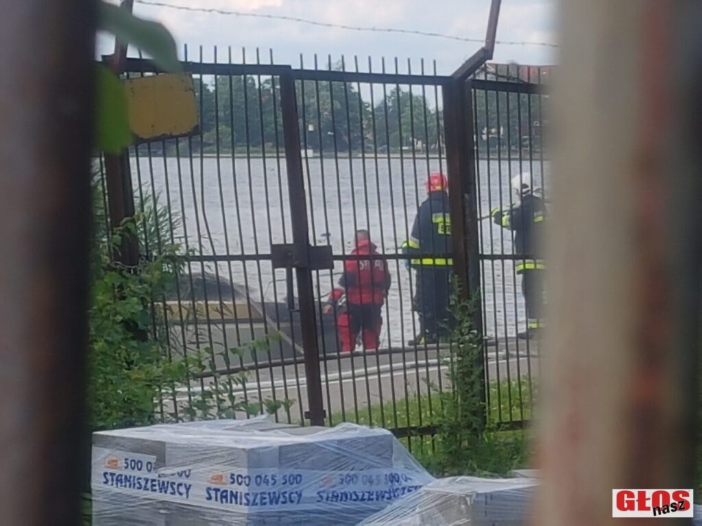 DRAMAT NA JEZIORZE DRWĘCKIM - PŁONĘŁY ŁÓDKI, RANNE DZIECI (VIDEO+FOTO) 16 107017241 292824838536688 2262883413762650237 N