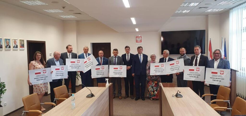PONAD 12 MLN ZŁ. DLA GMIN Z POWIATU Z FUNDUSZU INWESTYCJI SAMORZĄDOWYCH 13 3ec757349d793fe8b54b5d3731baa8c9