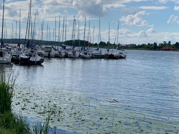 DRAMAT NA JEZIORZE DRWĘCKIM - PŁONĘŁY ŁÓDKI, RANNE DZIECI (VIDEO+FOTO) 4 83485774 710293909700427 889654399923042671 N