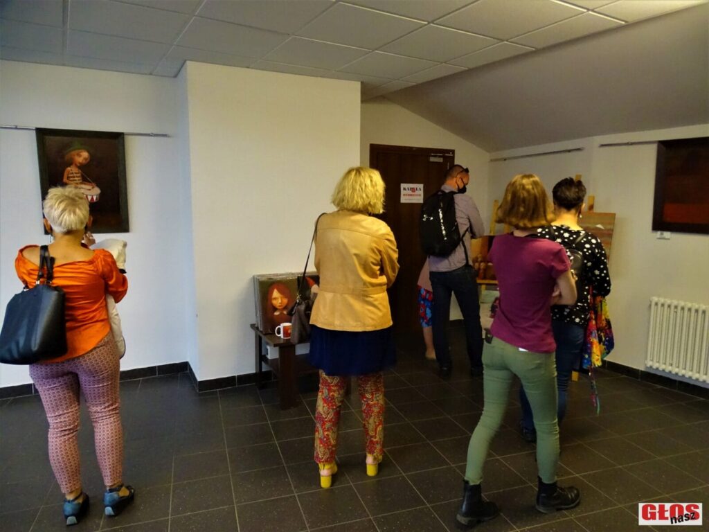 WERNISAŻ I OTWARCIE WYSTAWY MALARSTWA POCHODZĄCEGO Z OSTRÓDY KRZYSZTOFA IWINA 16 Dsc00671