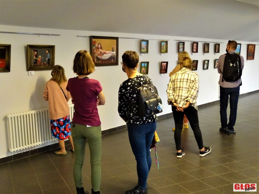 WERNISAŻ I OTWARCIE WYSTAWY MALARSTWA POCHODZĄCEGO Z OSTRÓDY KRZYSZTOFA IWINA 19 Dsc00679