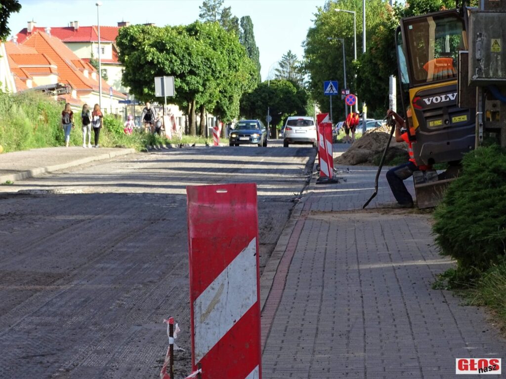 TRWA REMONT ULICY PIENIĘŻNEGO W OSTRÓDZIE 5 DSC01128
