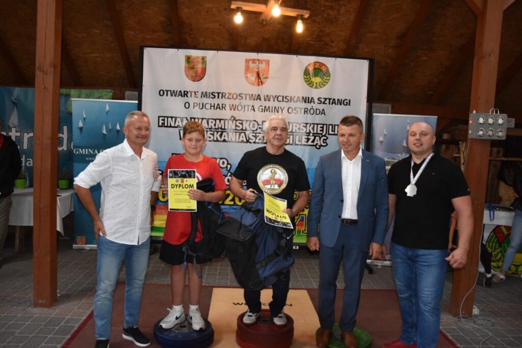 II OTWARTE MISTRZOSTWA W WYCISKANIU SZTANGI LEŻĄC O PUCHAR WÓJTA GMINY OSTRÓDA 12 0Db44069727Dd2E4524Ef626Ca43B011