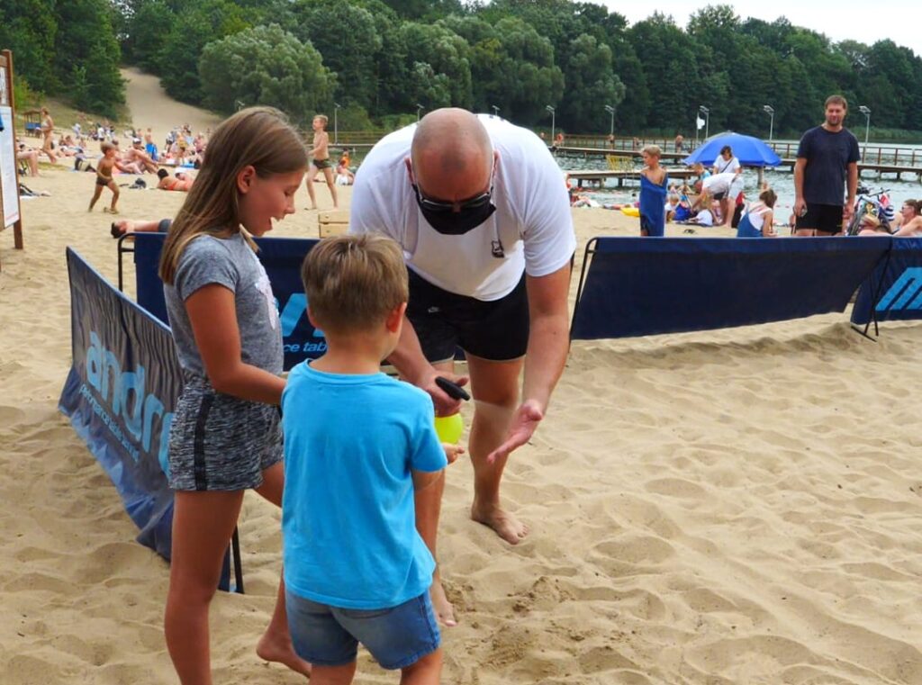 BEZPIECZNE WAKACJE - SPORTOWA PLAŻA 2020 NAD JEZIOREM SAJMINO (VIDEO) 2 100 160064 G
