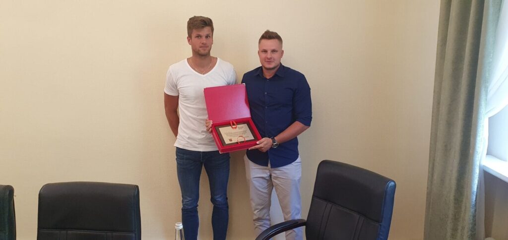 BURMISTRZ SPOTKAŁ SIĘ ZE WSPÓŁAUTORAMI SPORTOWYCH SUKCESÓW W OSTATNICH TYGODNIACH 8 117323744 991605101283457 6800719244780943851 O