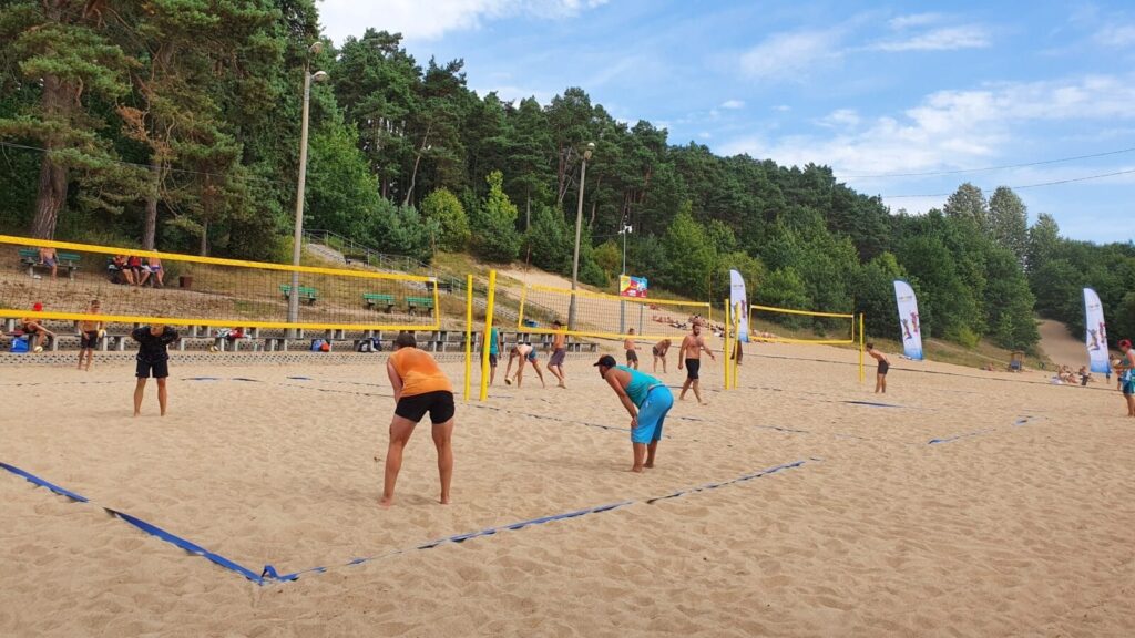 MATEUSZ JAWORSKI I KUBA MICHALAK ZWYCIĘZCAMI IV TURNIEJU SIATKÓWKI PLAŻOWEJ NAD JEZIOREM SAJMINO 5 118172562 2610763309147434 5782815954565570077 O