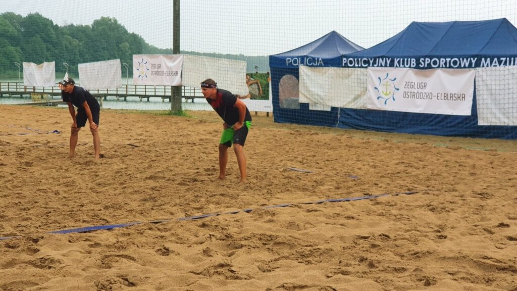 MATEUSZ JAWORSKI I KUBA MICHALAK ZWYCIĘZCAMI IV TURNIEJU SIATKÓWKI PLAŻOWEJ NAD JEZIOREM SAJMINO 9 118378966 2610958109127954 501496039868162642 O