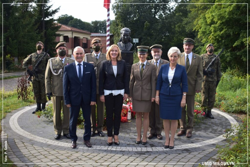 WŁADZE MIŁOMŁYNA, NADLEŚNICTWO I TERYTORIALSI Z MORĄGA PAMIĘTALI O INCE, BOHATERSKIEJ SANITARIUSZCE 11 118520172 168818548132155 7610128364984222234 O