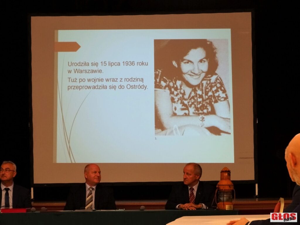 SKWER Z FONTANNĄ RYBAKA OD DZIŚ NOSI NAZWĘ "KPT. KRYSTYNY CHOJNOWSKIEJ-LISKIEWICZ"! 11 Dsc02385