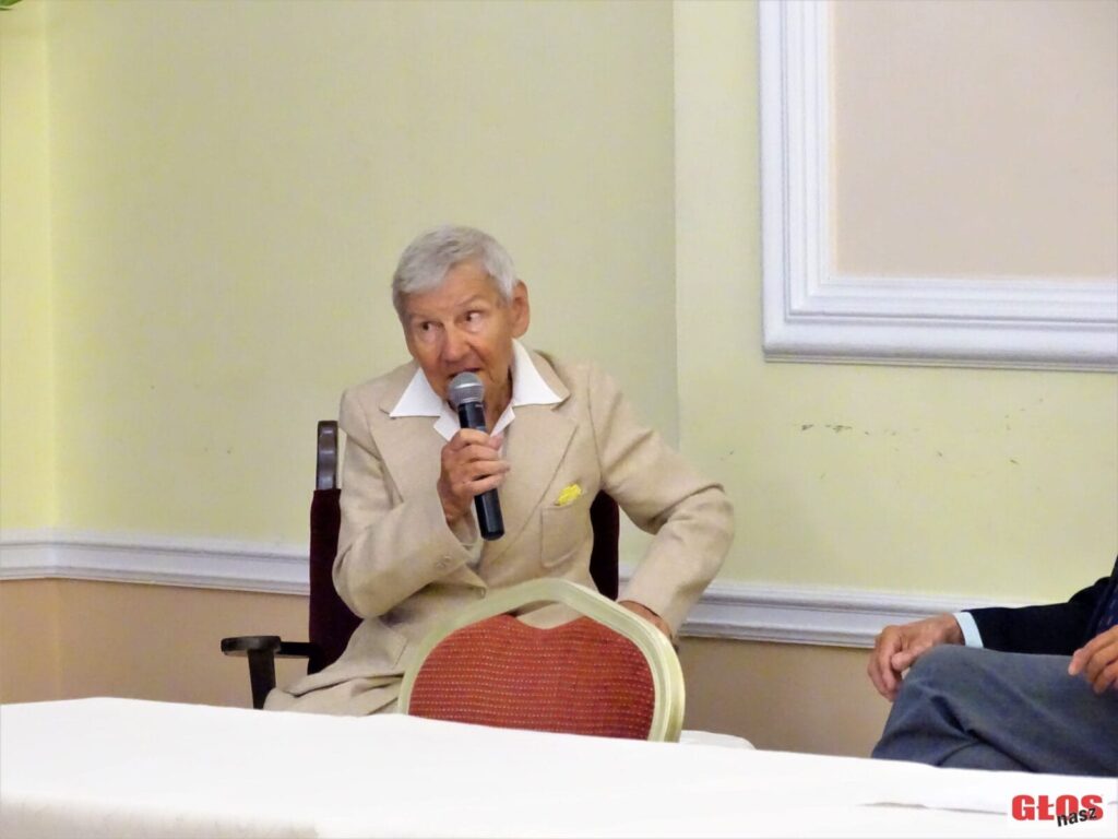 SKWER Z FONTANNĄ RYBAKA OD DZIŚ NOSI NAZWĘ "KPT. KRYSTYNY CHOJNOWSKIEJ-LISKIEWICZ"! 15 Dsc02393