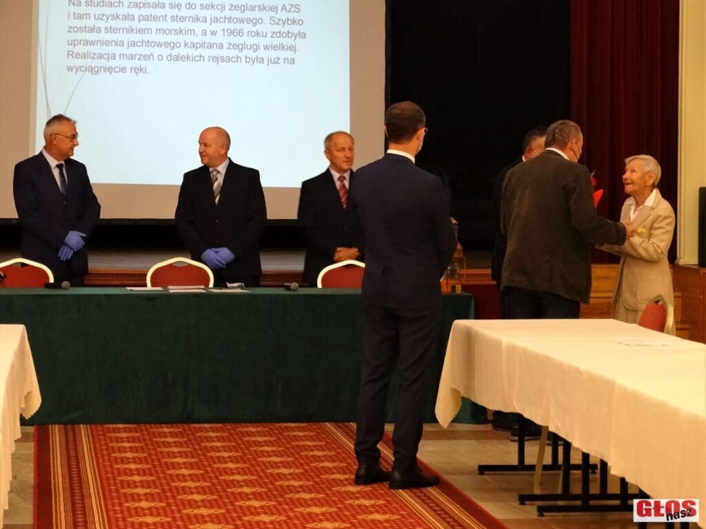 SKWER Z FONTANNĄ RYBAKA OD DZIŚ NOSI NAZWĘ "KPT. KRYSTYNY CHOJNOWSKIEJ-LISKIEWICZ"! 23 Dsc02425