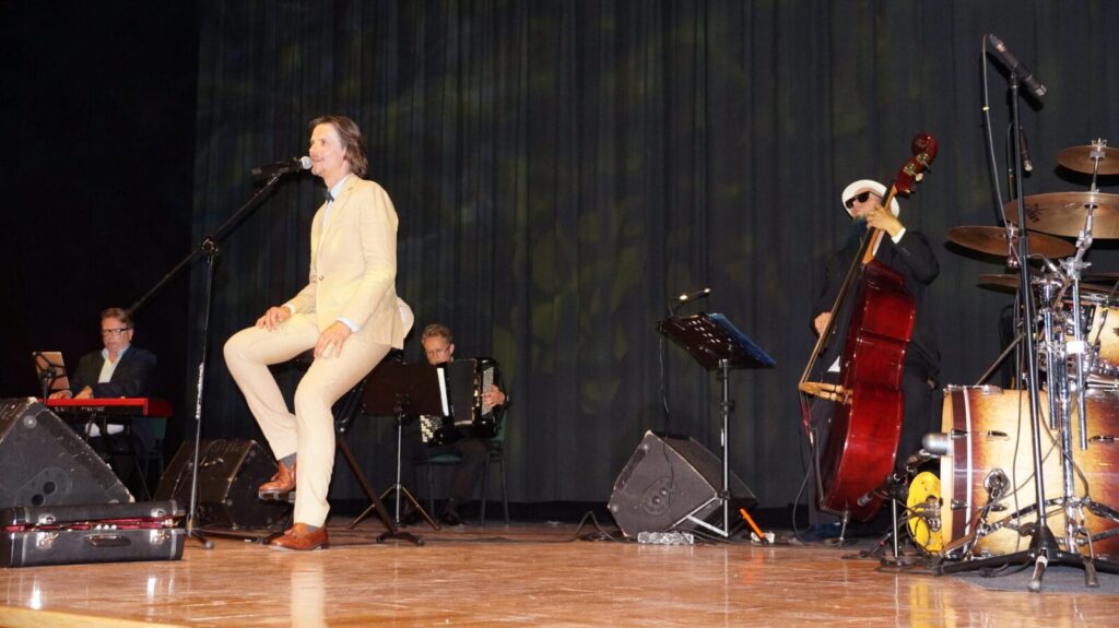 "TANGO FOGG" CZYLI ZAPOMNIANA PIOSENKA W MORĄSKIM DOMU KULTURY 2 Dsc05831