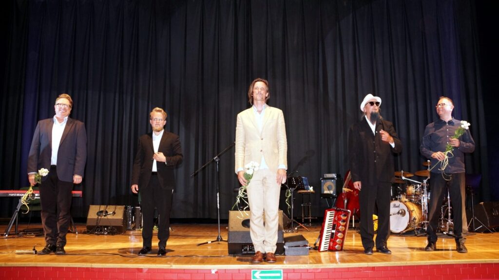 "TANGO FOGG" CZYLI ZAPOMNIANA PIOSENKA W MORĄSKIM DOMU KULTURY 4 Dsc05939