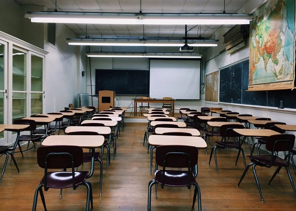 JEDNA TRZECIA RODZICÓW UWAŻA, ŻE SZKOŁY NIE SĄ PRZYGOTOWANE NA PRZYJĘCIE DZIECI 1 Classroom 2093743 960 720
