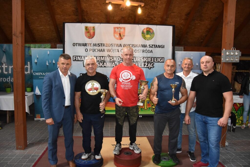 II OTWARTE MISTRZOSTWA W WYCISKANIU SZTANGI LEŻĄC O PUCHAR WÓJTA GMINY OSTRÓDA 8 E93D21Ceedcf26F93E05C9A3Afb76E60