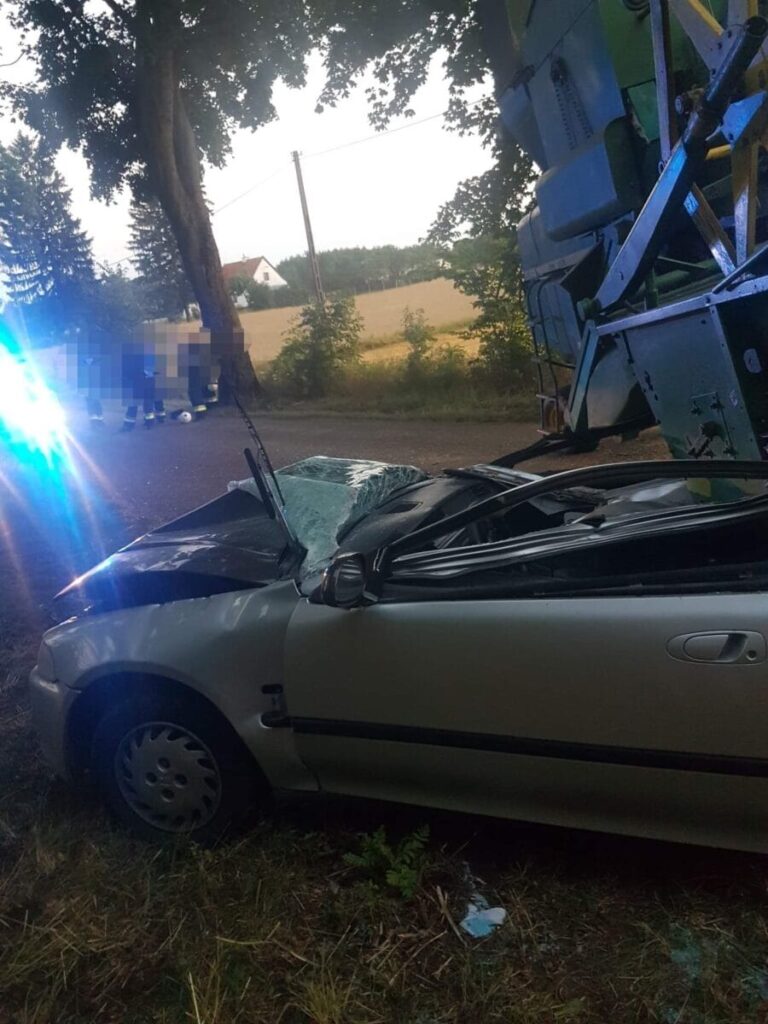 ZDERZENIE KOMBAJNU Z OSOBÓWKĄ W KITNOWIE - WIĘCEJ INFORMACJI 5 Received 576541586358236