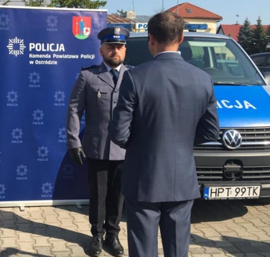 MEDALE DLA OSTRÓDZKICH FUNKCJONARIUSZY Z OKAZJI 30-LECIA NSZZ POLICJANTÓW 3 100 162052 G