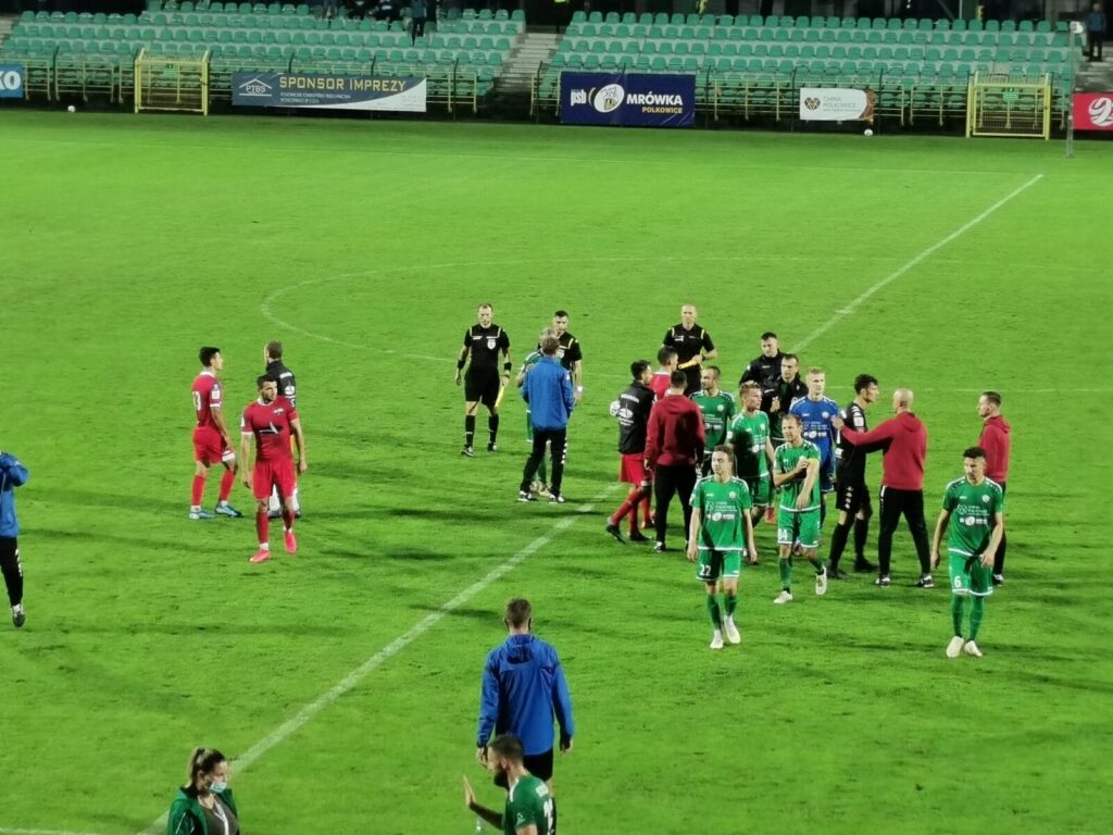 ZIMNY PRYSZNIC OSTRÓDZIAN W POLKOWICACH. GÓRNIK - SOKÓŁ 3-0 4 118805076 3507310036159999 4853167507992131006 N