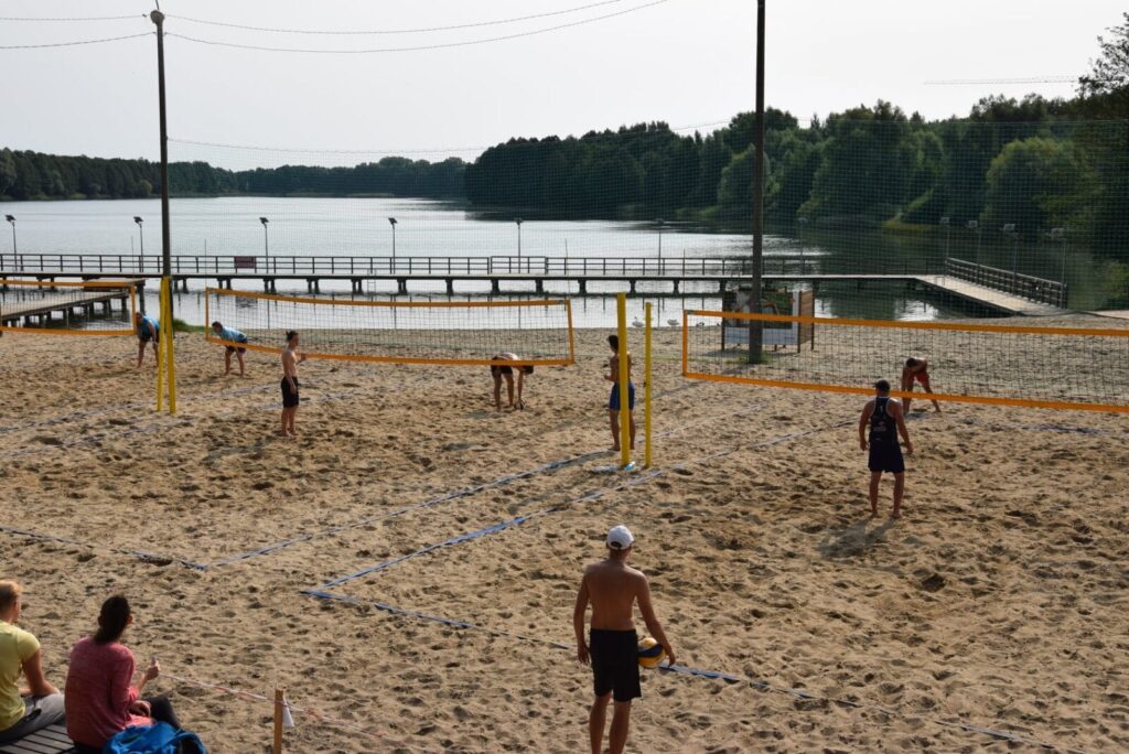 PARY SÓŁKOWSKI/SZYMAŃSKI I KUCHARCZUK/RZĄCA MISTRZAMI OSTRÓDY W SIATKÓWCE PLAŻOWEJ 8 119515931 2630736087150156 958352864423104622 O
