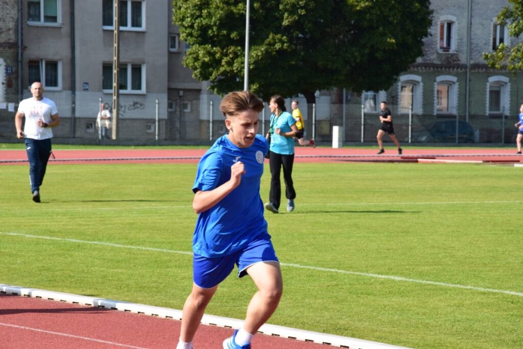 XXX OSTRÓDZKIE BIEGI ULICZNE - BIEGI PRZEDSZKOLAKÓW I UCZNIÓW SZKÓŁ - WYNIKI 43 120134855 2639298399627258 1406231264770791185 O