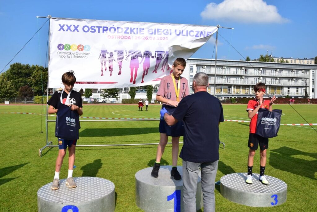XXX OSTRÓDZKIE BIEGI ULICZNE - BIEGI PRZEDSZKOLAKÓW I UCZNIÓW SZKÓŁ - WYNIKI 58 120156692 2639306889626409 1344168787970428166 O
