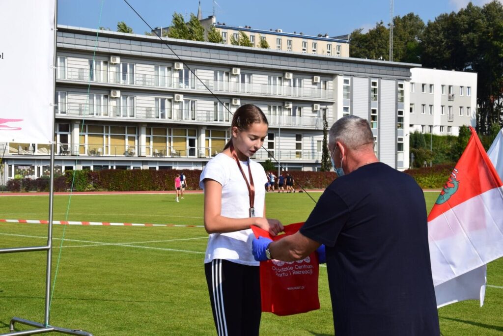 XXX OSTRÓDZKIE BIEGI ULICZNE - BIEGI PRZEDSZKOLAKÓW I UCZNIÓW SZKÓŁ - WYNIKI 41 120158648 2639298346293930 2928650582269086828 O