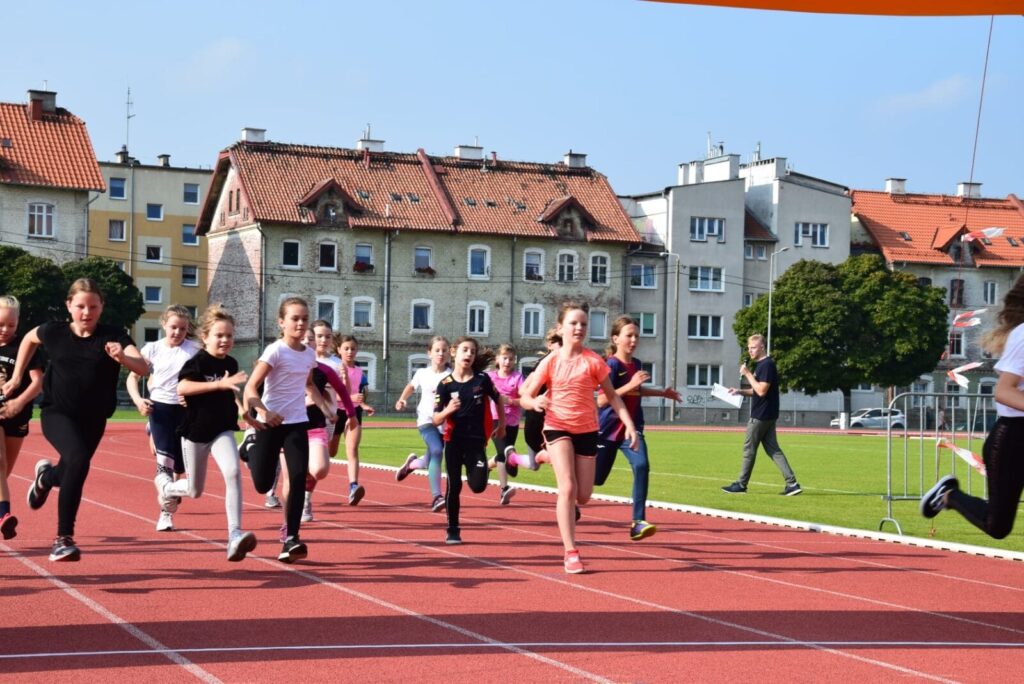 XXX OSTRÓDZKIE BIEGI ULICZNE - BIEGI PRZEDSZKOLAKÓW I UCZNIÓW SZKÓŁ - WYNIKI 49 120168684 2639305336293231 598997450845399750 O