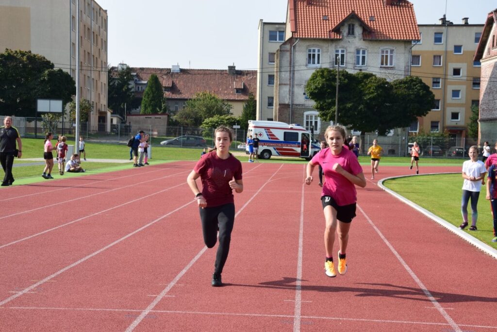 XXX OSTRÓDZKIE BIEGI ULICZNE - BIEGI PRZEDSZKOLAKÓW I UCZNIÓW SZKÓŁ - WYNIKI 55 120183832 2639306729626425 4110091174496020747 O
