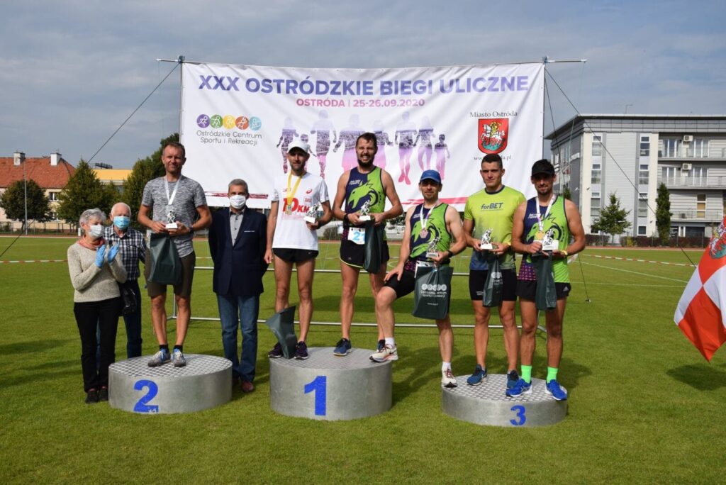OSTRÓDZKIE BIEGI ULICZNE ZA NAMI - LICZNA GRUPA OSTRÓDZIAN NA TRASIE BIEGU MEMORIAŁOWEGO 22 120185058 2640281922862239 1728998318563942852 O