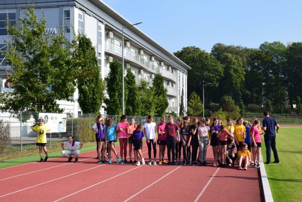 XXX OSTRÓDZKIE BIEGI ULICZNE - BIEGI PRZEDSZKOLAKÓW I UCZNIÓW SZKÓŁ - WYNIKI 37 120195519 2639298152960616 5430189064845564278 O