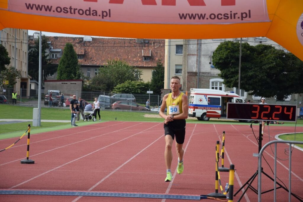 OSTRÓDZKIE BIEGI ULICZNE ZA NAMI - LICZNA GRUPA OSTRÓDZIAN NA TRASIE BIEGU MEMORIAŁOWEGO 8 120244824 2640281452862286 4738686360706157699 O