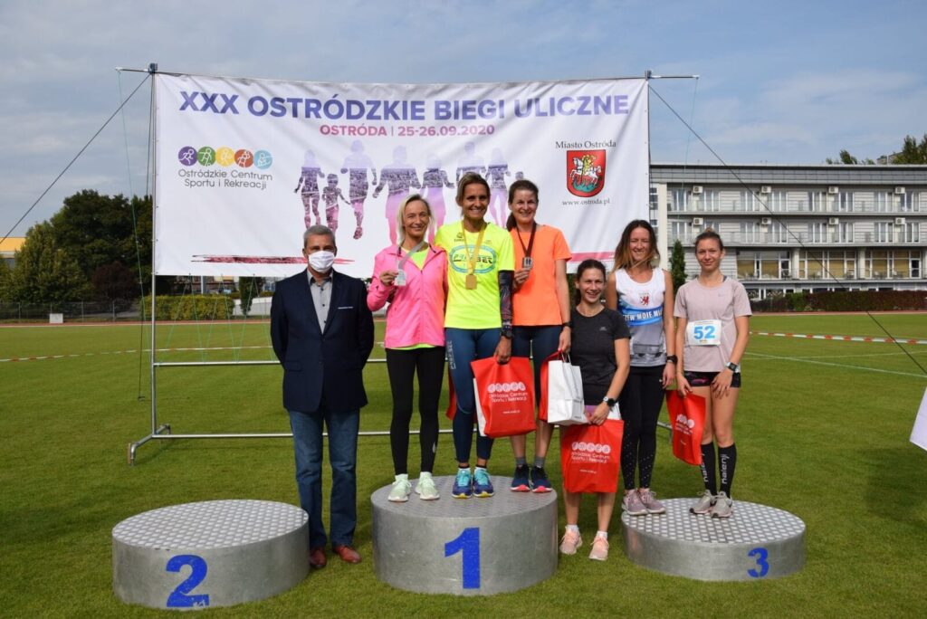 OSTRÓDZKIE BIEGI ULICZNE ZA NAMI - LICZNA GRUPA OSTRÓDZIAN NA TRASIE BIEGU MEMORIAŁOWEGO 25 120244824 2640282002862231 8080812766736256944 O