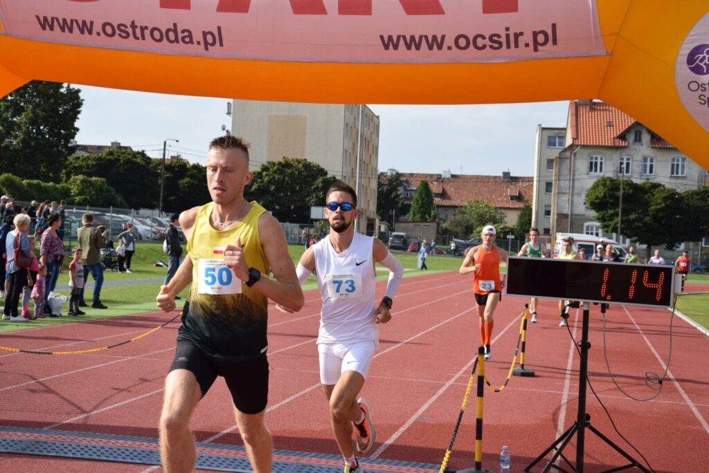 OSTRÓDZKIE BIEGI ULICZNE ZA NAMI - LICZNA GRUPA OSTRÓDZIAN NA TRASIE BIEGU MEMORIAŁOWEGO 4 120259934 2640281322862299 1176118568491232510 O