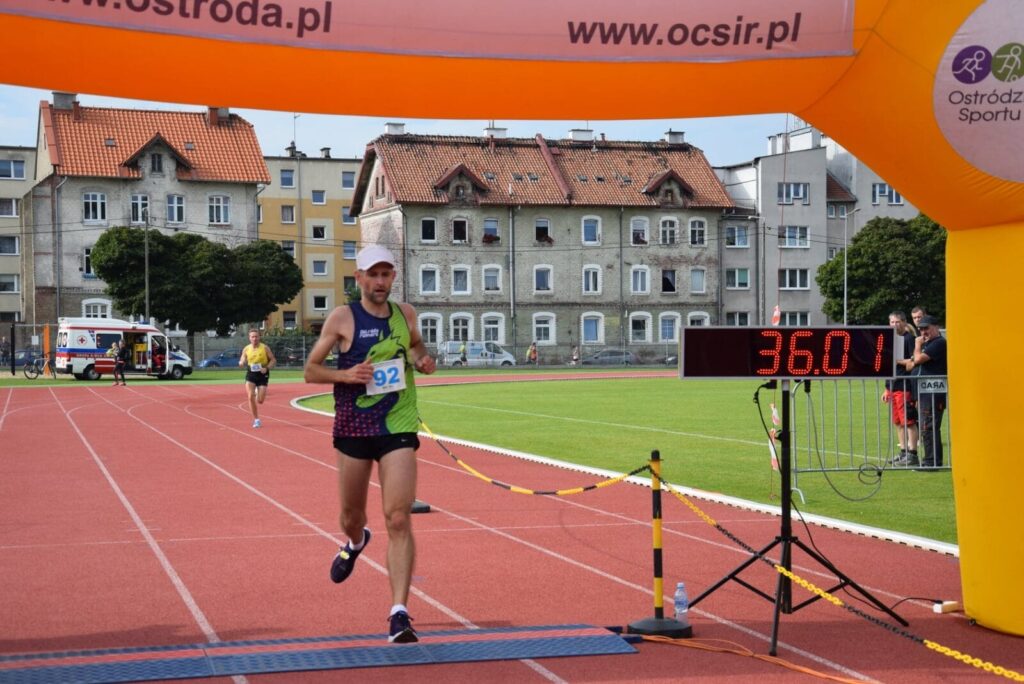 OSTRÓDZKIE BIEGI ULICZNE ZA NAMI - LICZNA GRUPA OSTRÓDZIAN NA TRASIE BIEGU MEMORIAŁOWEGO 10 120312149 2640281546195610 2649879946821258379 O