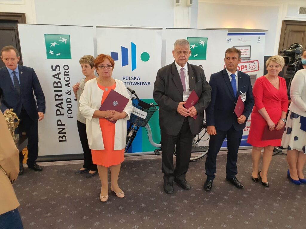 ŁUCJA RUCIŃSKA Z DĄBRÓWNA ZOSTAŁA SOŁTYSEM ROKU W KRAJU! 11 120345679 2858000217754515 2114331126537293945 O