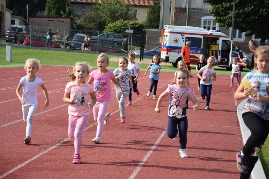XXX OSTRÓDZKIE BIEGI ULICZNE - BIEGI PRZEDSZKOLAKÓW I UCZNIÓW SZKÓŁ - WYNIKI 13 120357191 2641788582711573 7698722726399304542 O