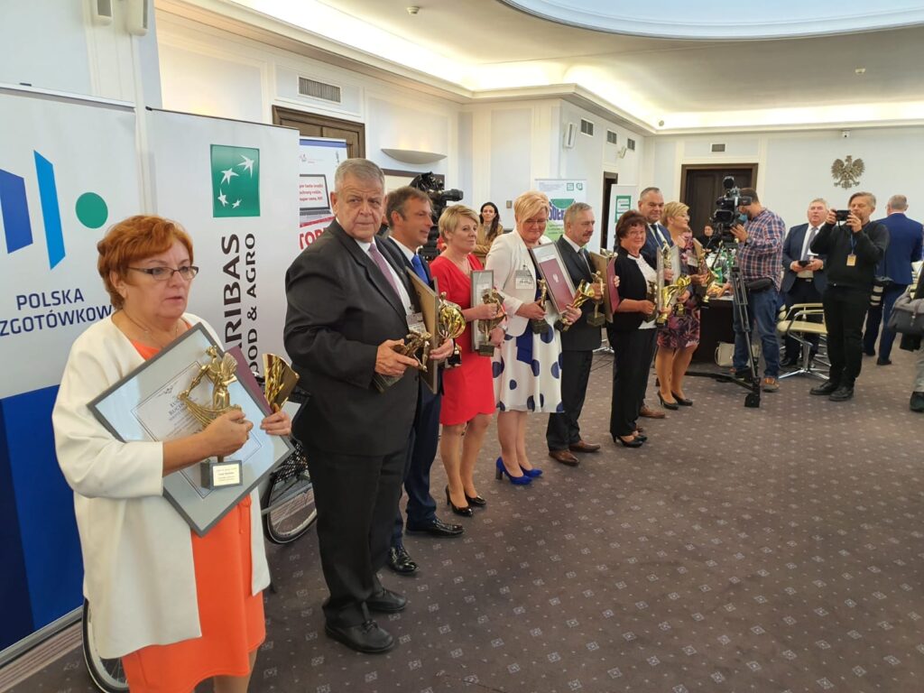 ŁUCJA RUCIŃSKA Z DĄBRÓWNA ZOSTAŁA SOŁTYSEM ROKU W KRAJU! 7 120367642 2858000504421153 6970826834920043782 O