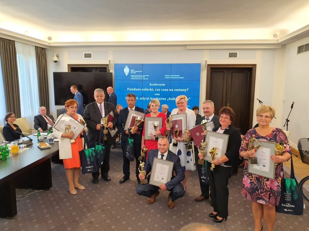 ŁUCJA RUCIŃSKA Z DĄBRÓWNA ZOSTAŁA SOŁTYSEM ROKU W KRAJU! 3 120381836 2858000511087819 5064574868649824910 O