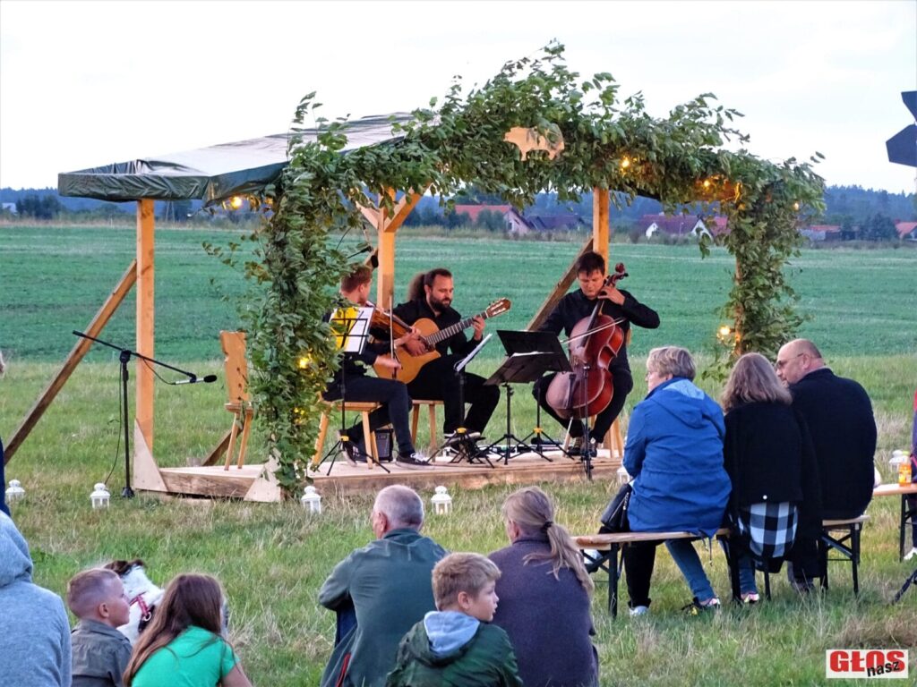 NIEZWYKŁY CHARYTATYWNY "KONCERT NA ŁĄCE" W OSTROWINIE (GM. OSTRÓDA) DLA TYMKA (FOTO+VIDEO) 7 Dsc02349