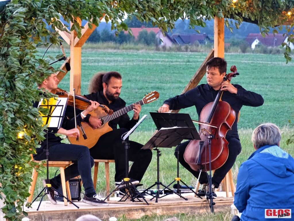 NIEZWYKŁY CHARYTATYWNY "KONCERT NA ŁĄCE" W OSTROWINIE (GM. OSTRÓDA) DLA TYMKA (FOTO+VIDEO) 8 Dsc02350