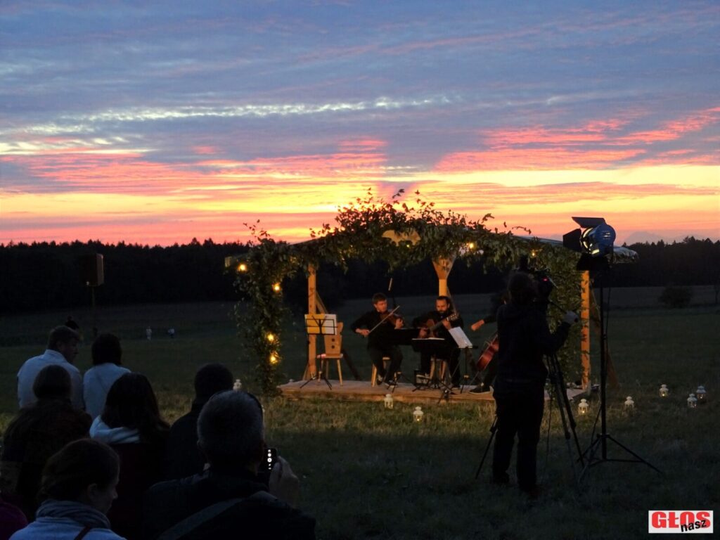 NIEZWYKŁY CHARYTATYWNY "KONCERT NA ŁĄCE" W OSTROWINIE (GM. OSTRÓDA) DLA TYMKA (FOTO+VIDEO) 12 Dsc02360