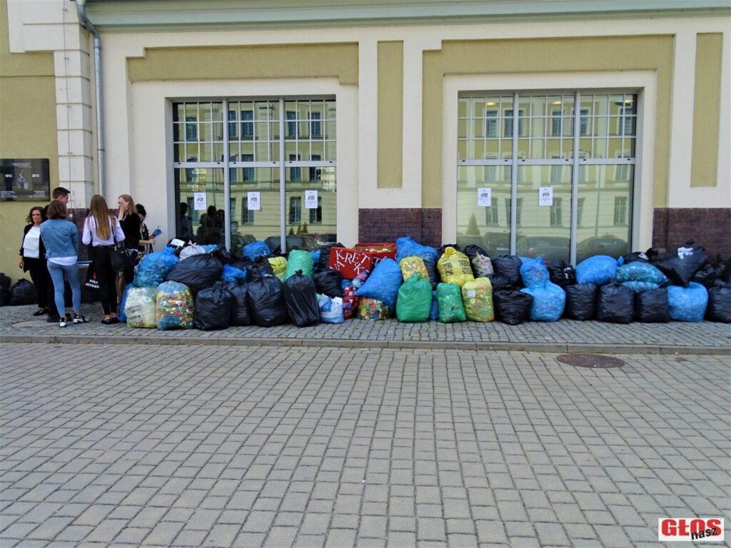 TEGOROCZNY WOLONTARIAT ZAINAUGUROWANY, FINAŁ ZBIÓRKI DLA CHOREGO BARTKA Z PIETRZWAŁDU 4 Dsc02889