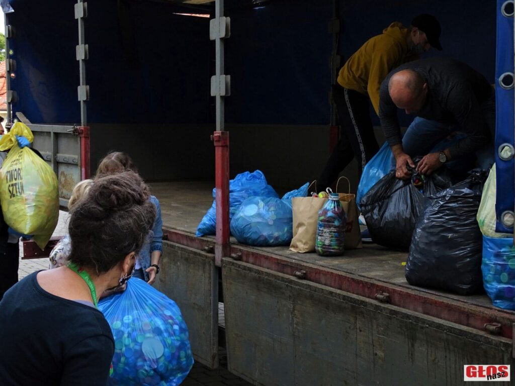 TEGOROCZNY WOLONTARIAT ZAINAUGUROWANY, FINAŁ ZBIÓRKI DLA CHOREGO BARTKA Z PIETRZWAŁDU 30 Dsc02922