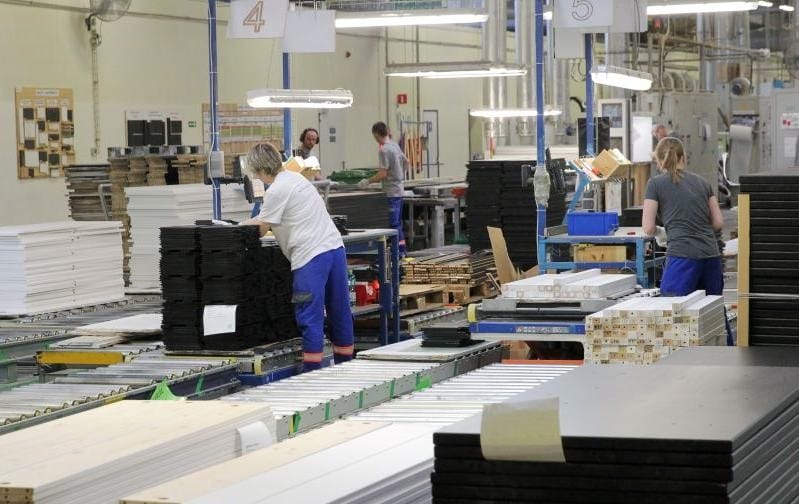 40 MLN ZŁ. DLA PRZEDSIĘBIORCÓW Z WARMII I MAZUR DOTKNIĘTYCH SKUTKAMI COVID-19 1 Drweno Fabryka