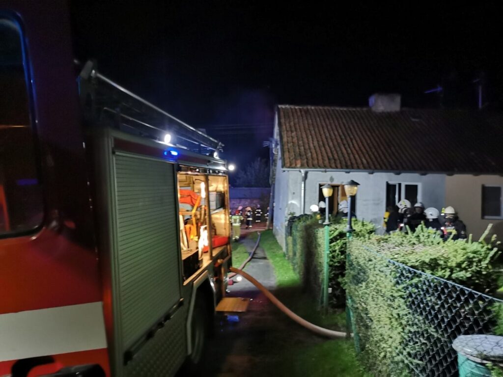 POŻAR BUDYNKU MIESZKALNEGO W LICHTAJNACH (GMINA OSTRÓDA) 5 121971503 3770154789670393 6521564246143991508 O