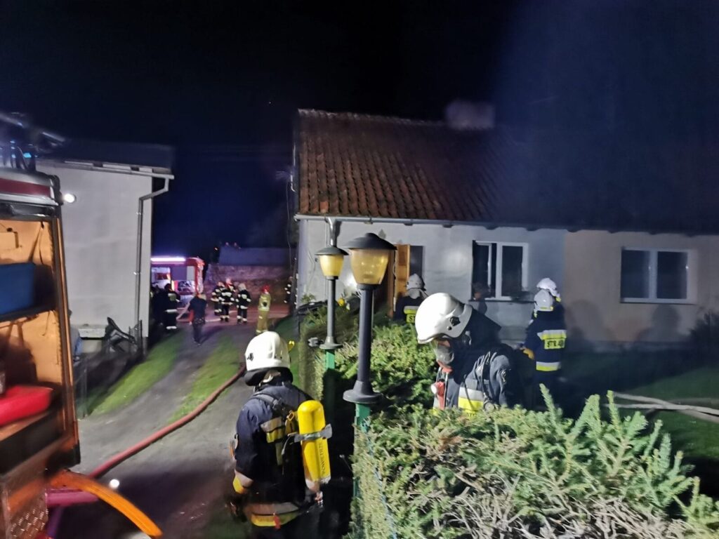 POŻAR BUDYNKU MIESZKALNEGO W LICHTAJNACH (GMINA OSTRÓDA) 6 122047282 3770154506337088 3357255513497808619 O