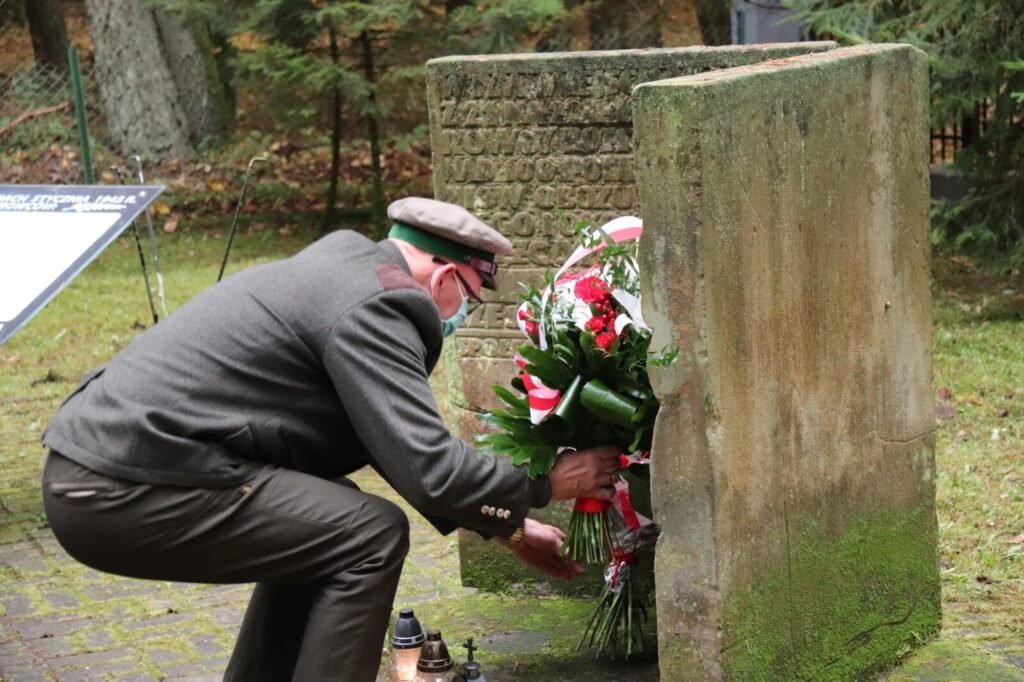 UCZCILI PAMIĘĆ POMORDOWANYCH W ZAWADACH MAŁYCH KOŁO STARYCH JABŁONEK 6 122830056 3389306947831465 17713340493567244 O