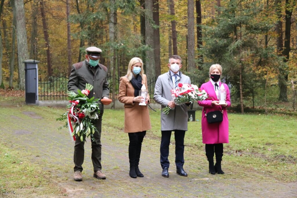 UCZCILI PAMIĘĆ POMORDOWANYCH W ZAWADACH MAŁYCH KOŁO STARYCH JABŁONEK 3 123100777 3389307287831431 8243681384508217673 O