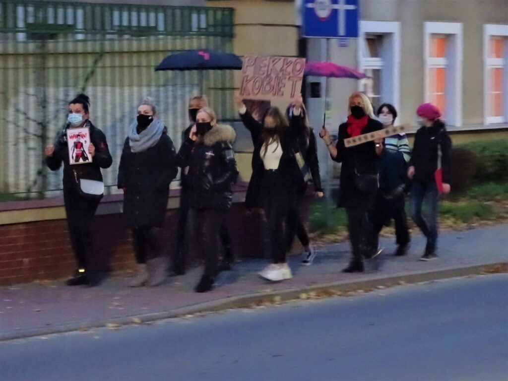 OSTRÓDZKI SPRZECIW NA UL. CZARNIECKIEGO WOBEC DECYZJI TRYBUNAŁU KONSTYTUCYJNEGO 8 Dsc03284
